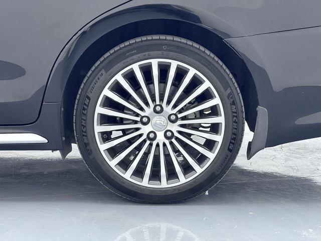 Toyota Crown 2018 thumb 7