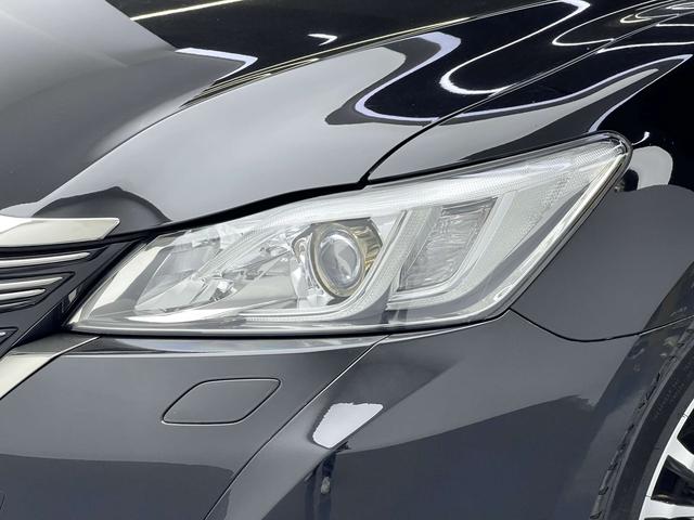 Toyota Crown 2018 thumb 10