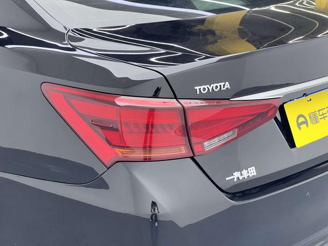 Toyota Crown 2018 thumb 11