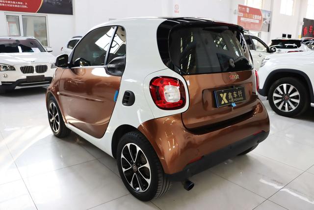 Smart Fortwo 2017 thumb 2