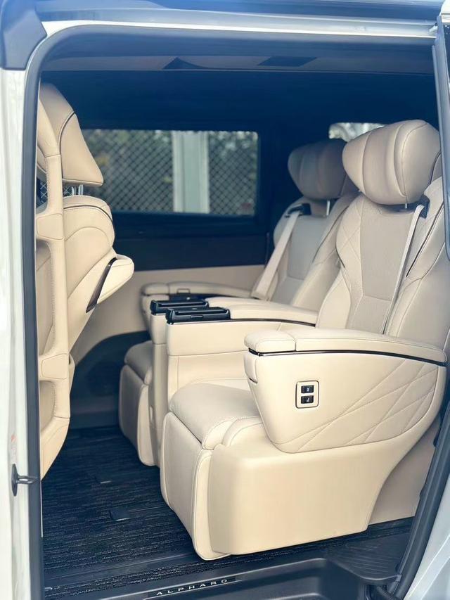 Toyota Alphard 2026 thumb 2