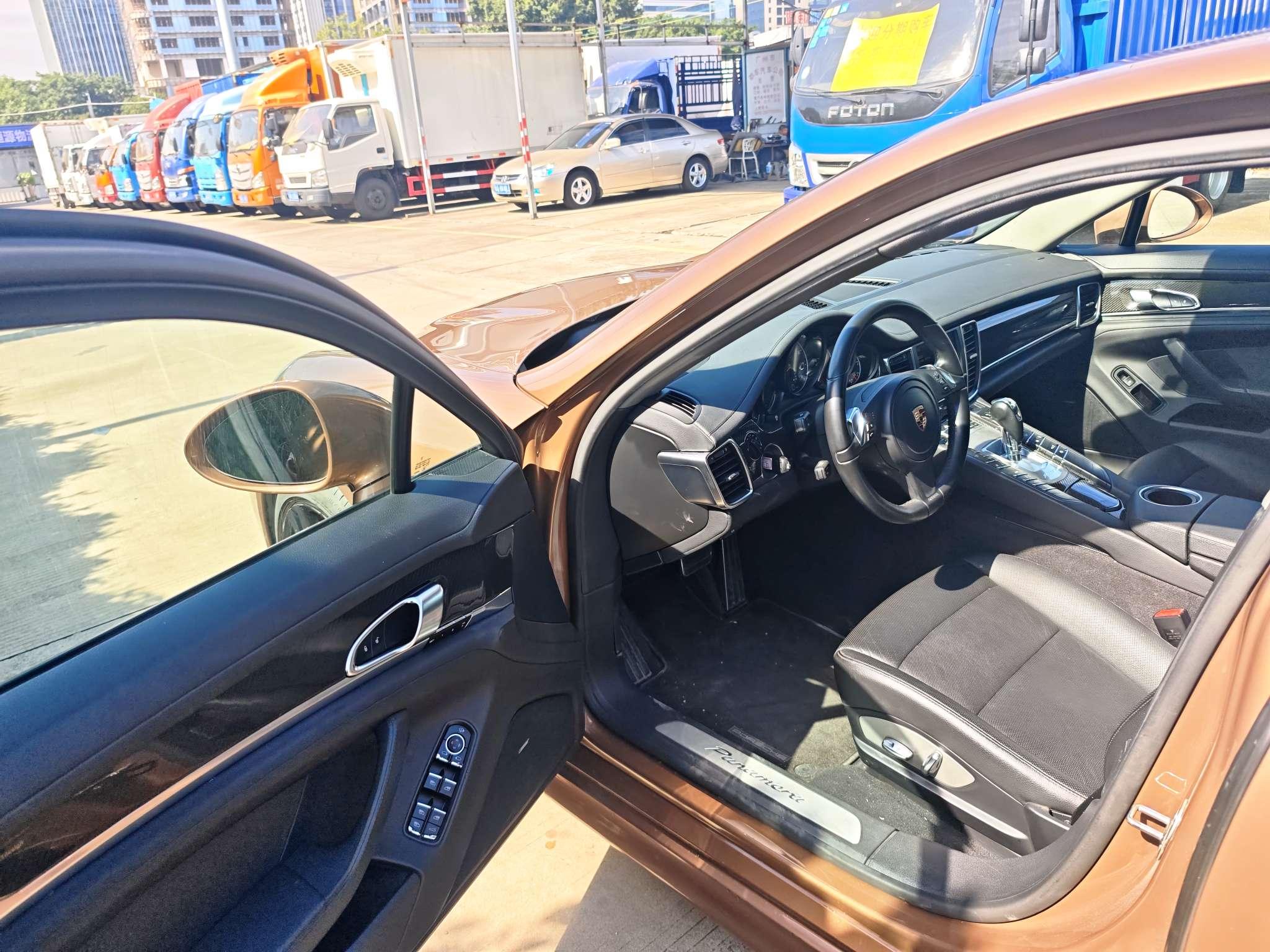 Porsche Panamera 2012 thumb 2