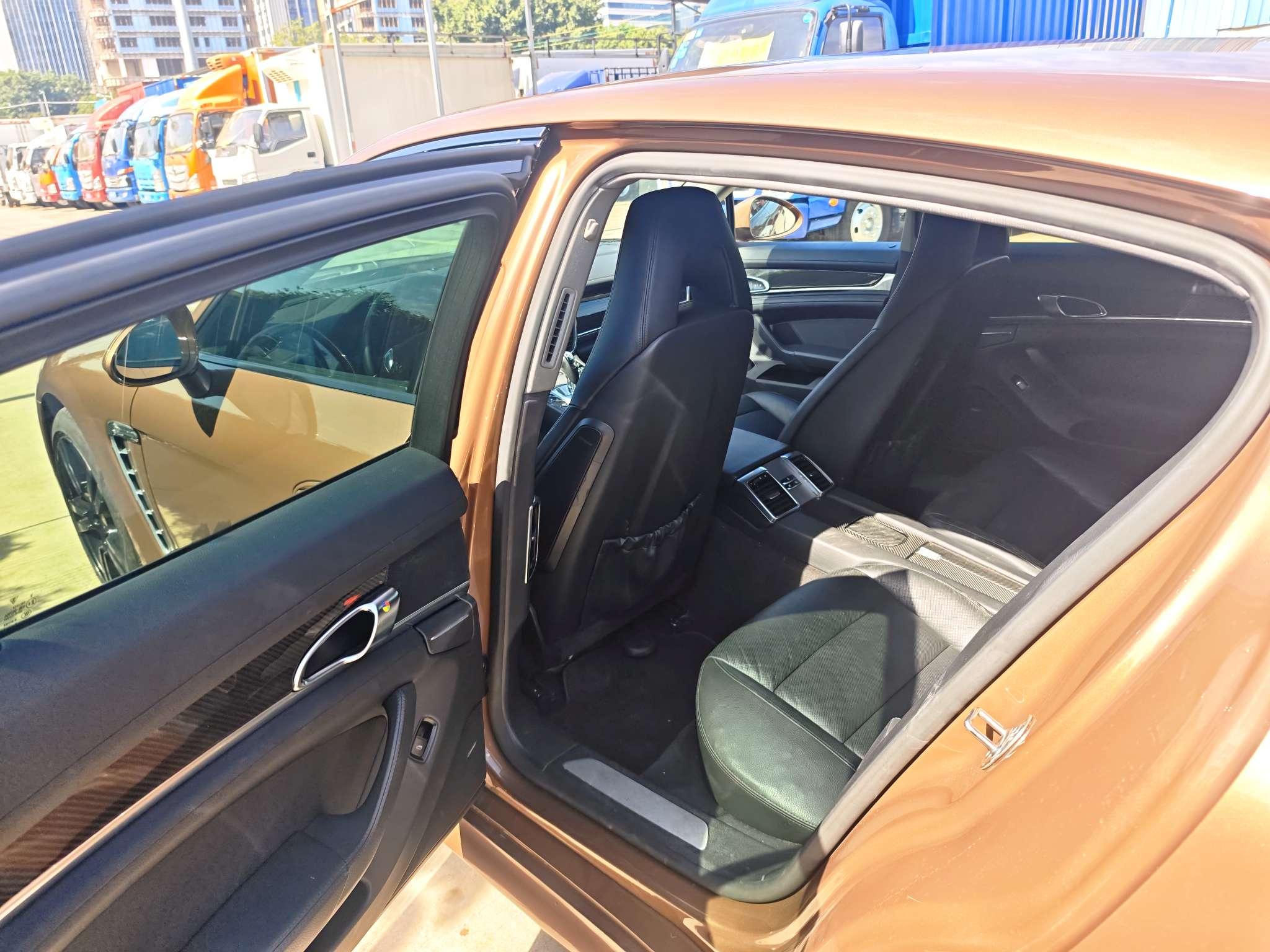 Porsche Panamera 2012 thumb 9