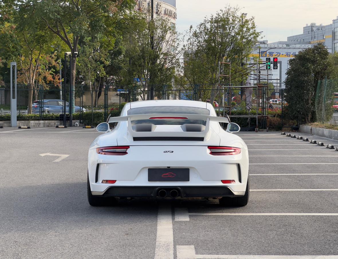 Porsche 911 2019 thumb 4