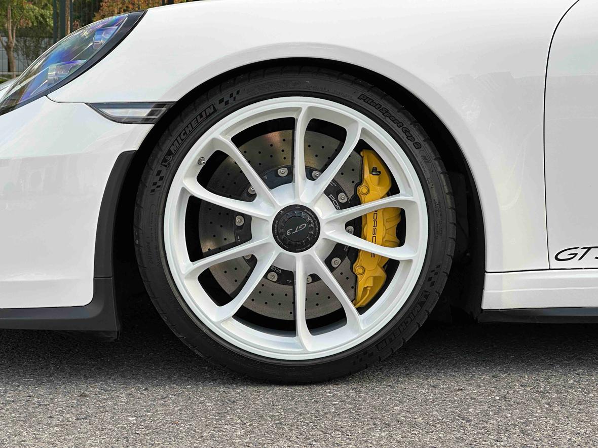 Porsche 911 2019 thumb 7