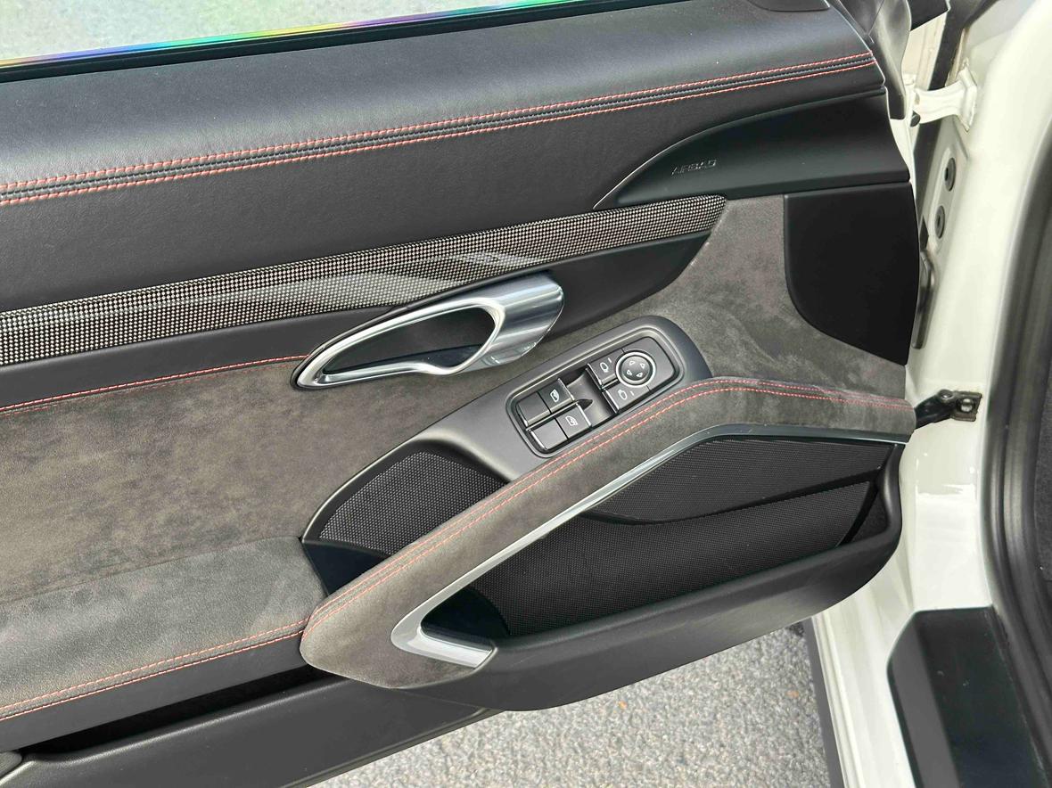Porsche 911 2019 thumb 9
