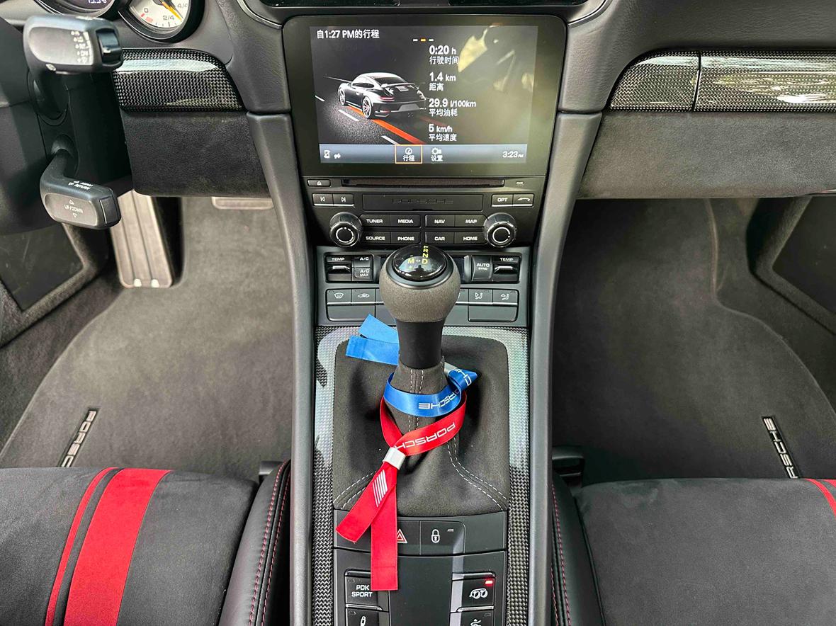 Porsche 911 2019 thumb 10
