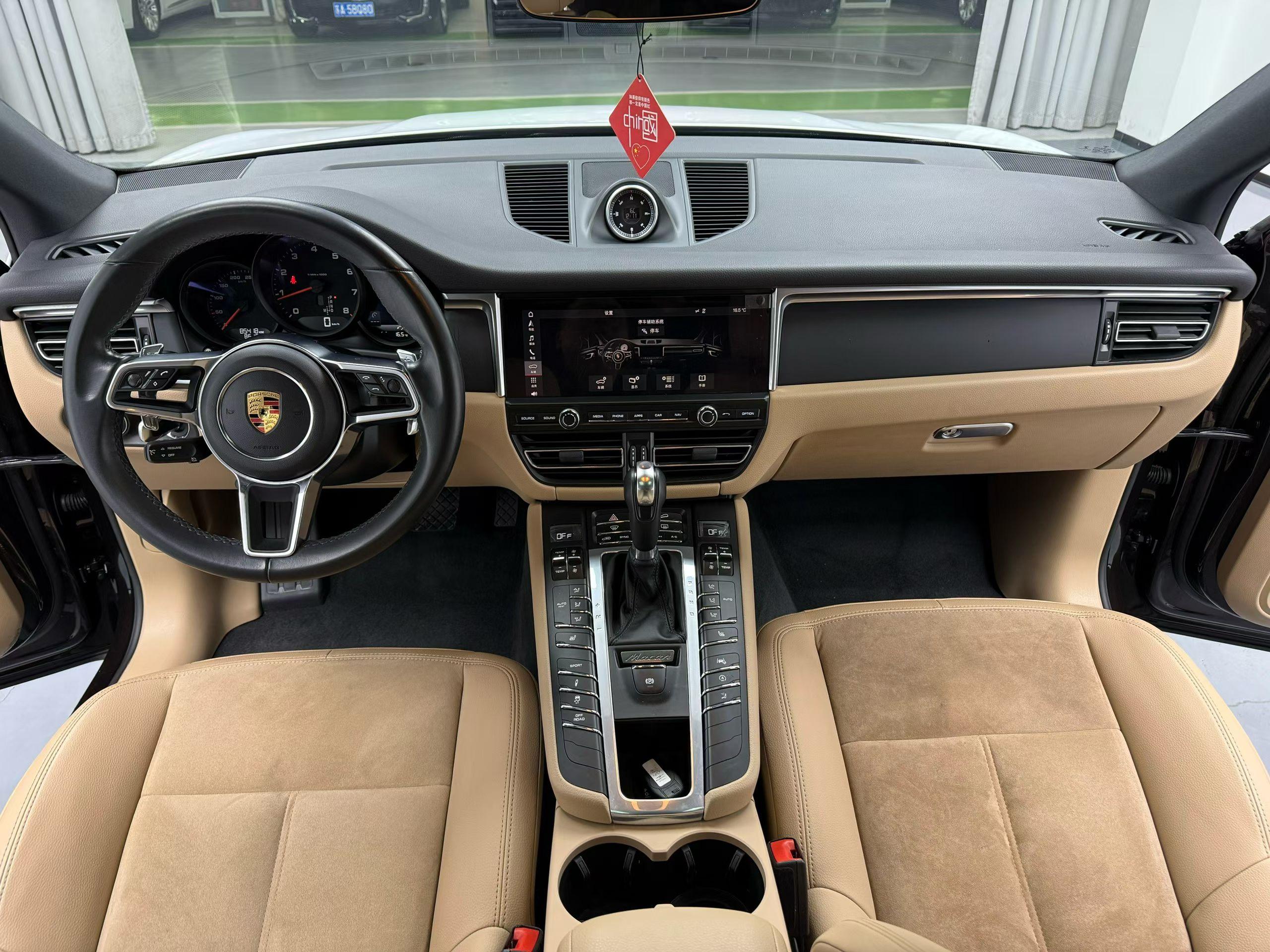Porsche Macan 2019 thumb 2
