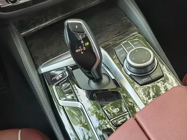 BMW 5 серии 2022 thumb 9