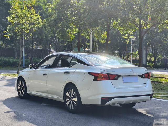 Nissan Altima 2021 thumb 4