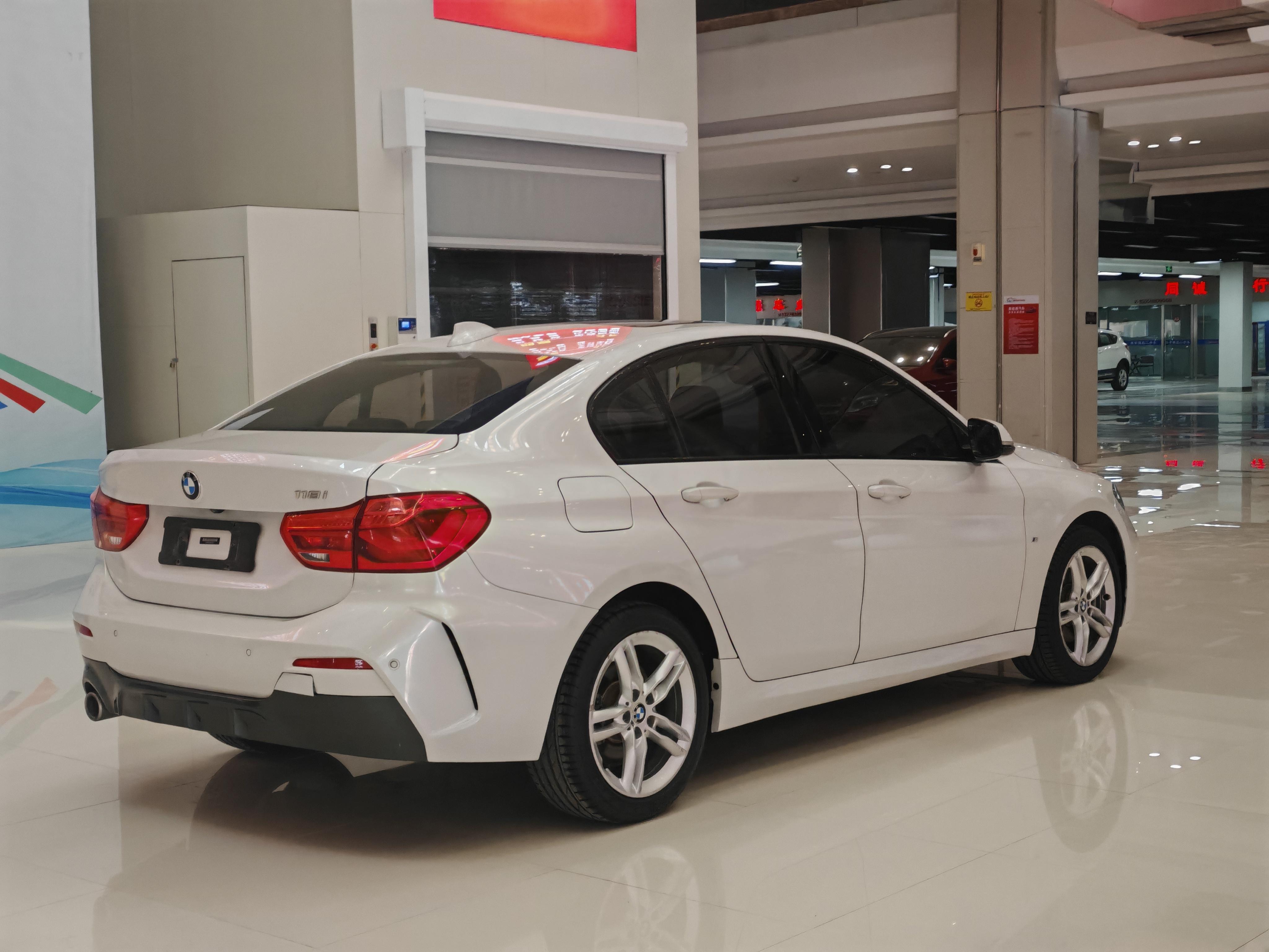 BMW 1 серии 2019 thumb 12