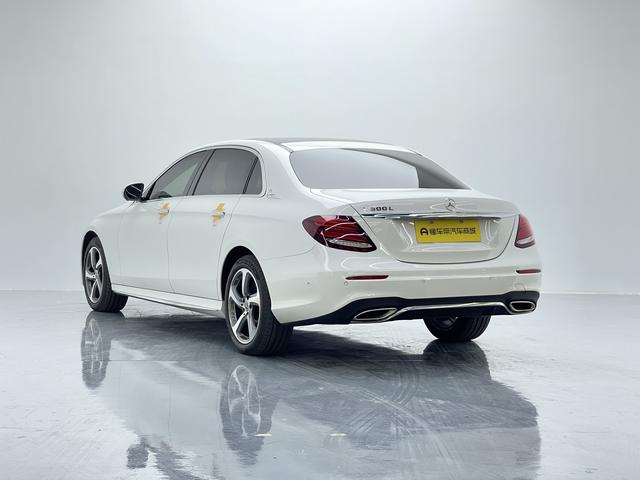 Mercedes-Benz E-Class 2019 thumb 2