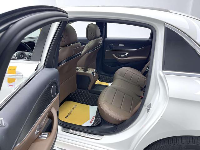 Mercedes-Benz E-Class 2019 thumb 10