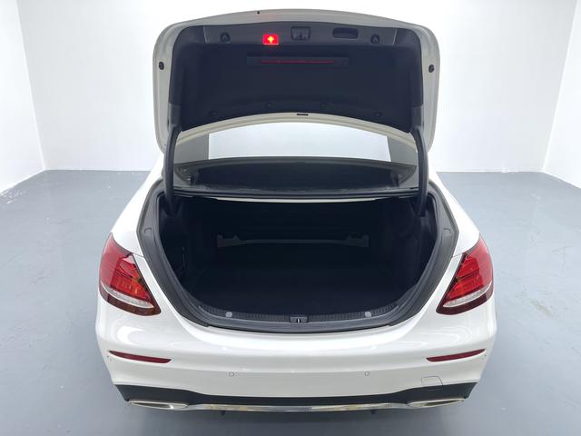 Mercedes-Benz E-Class 2019 thumb 12