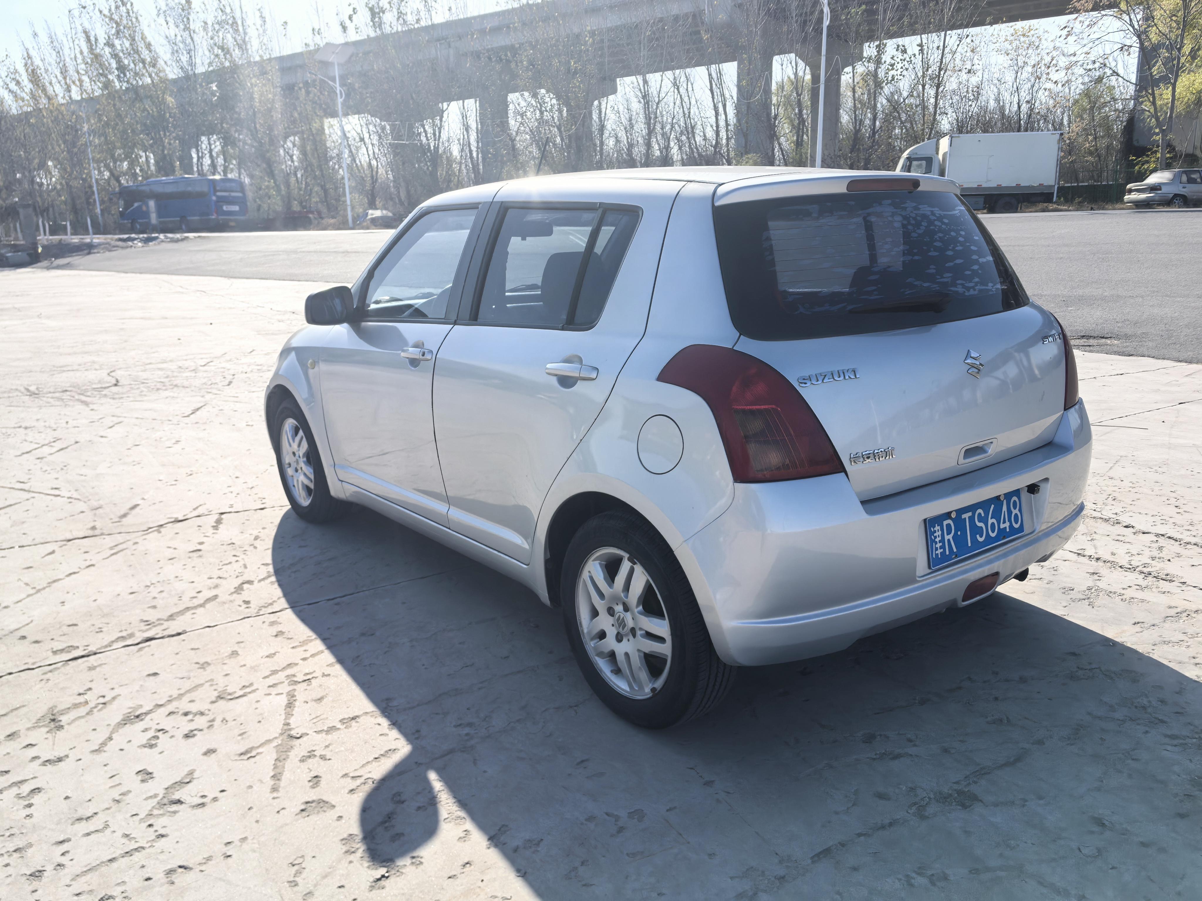 Suzuki SX4 2010 thumb 3