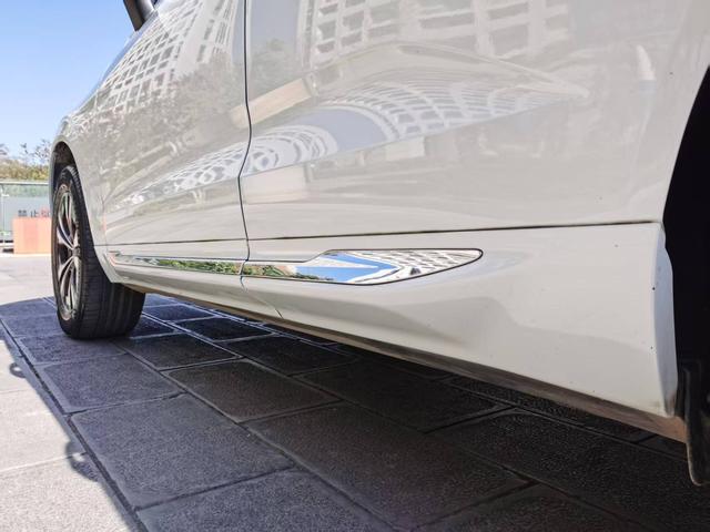 Volvo XC60 2023 thumb 10