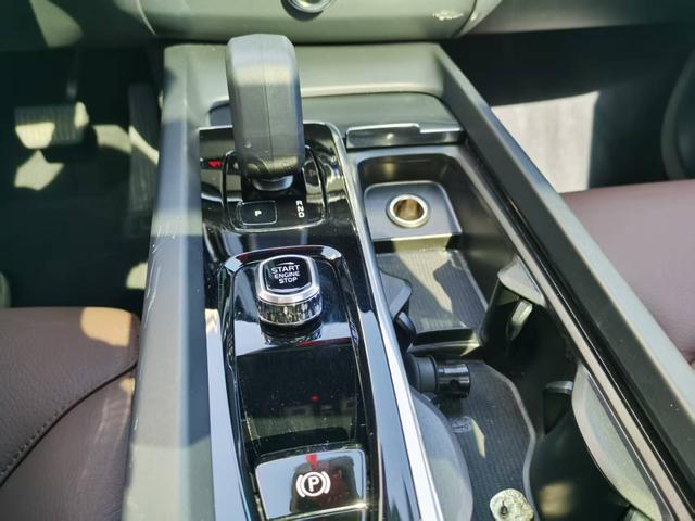 Volvo XC60 2023 thumb 12