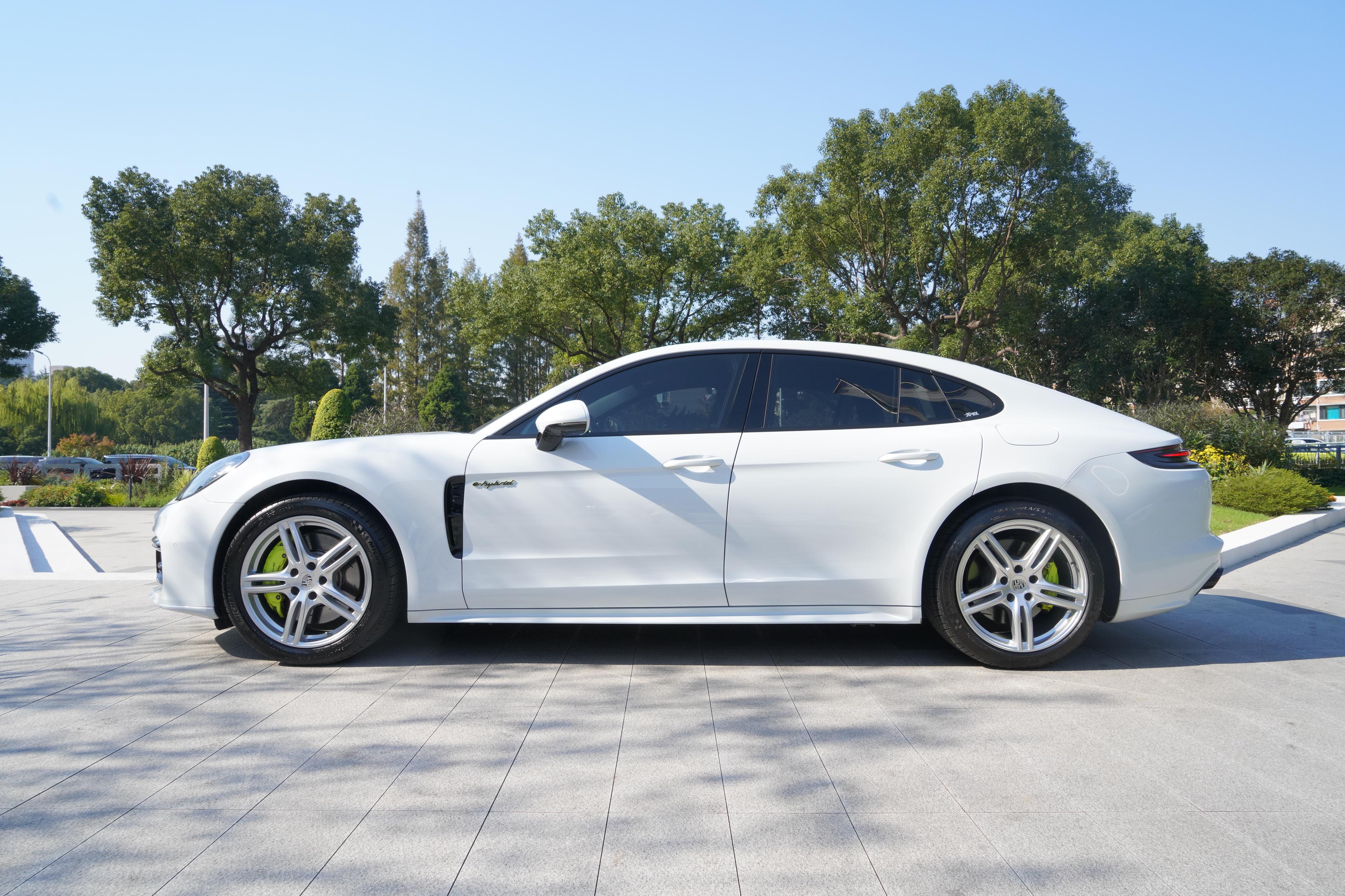 Porsche Panamera 2020 thumb 2