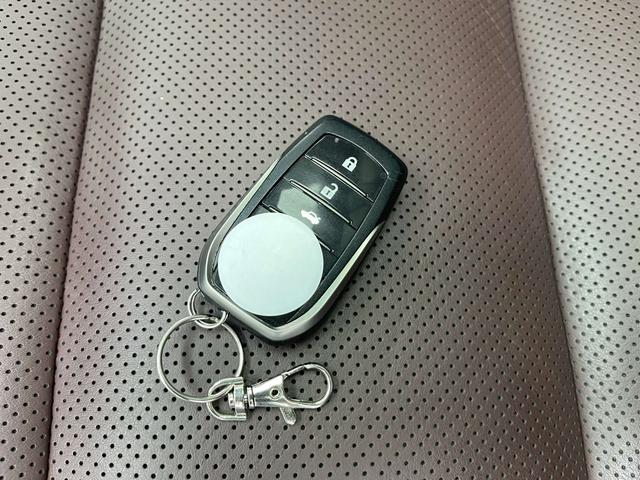 Toyota Crown 2019 thumb 9
