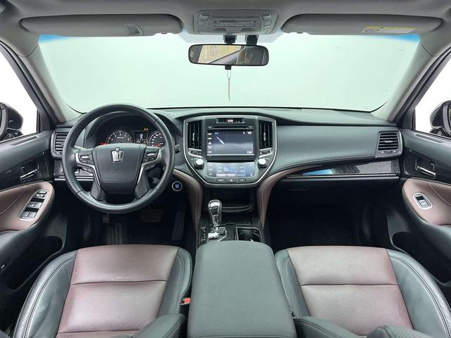 Toyota Crown 2019 thumb 12