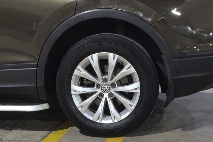 Volkswagen Tiguan 2017 thumb 3