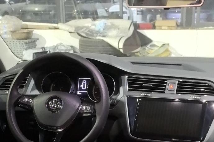Volkswagen Tiguan 2017 thumb 4