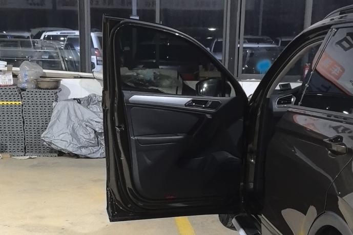 Volkswagen Tiguan 2017 thumb 12
