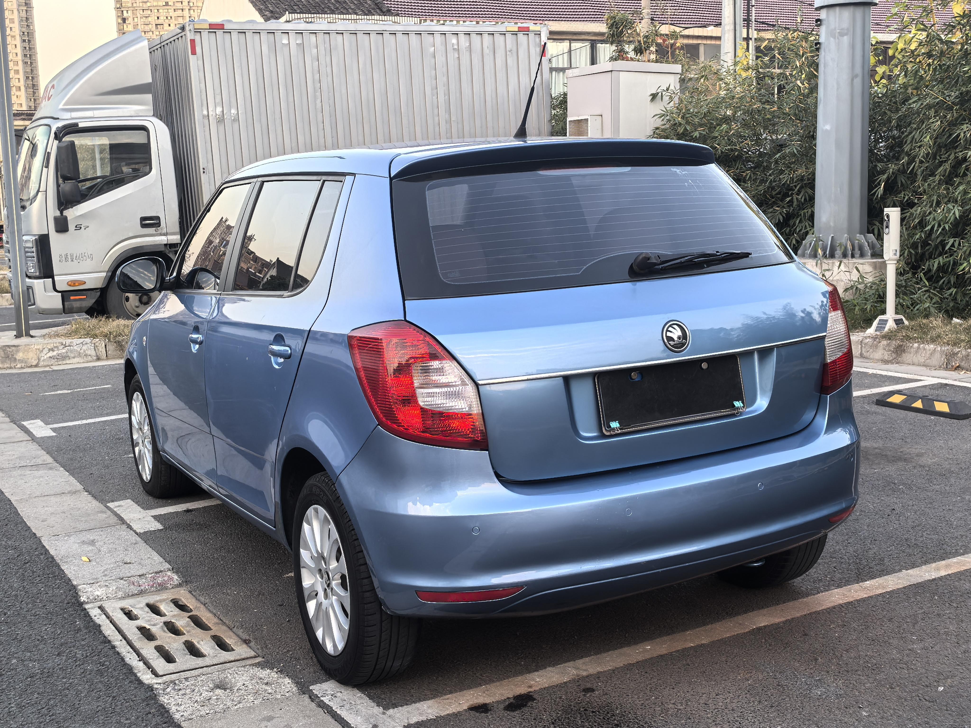 Skoda Gienia 2014 thumb 3