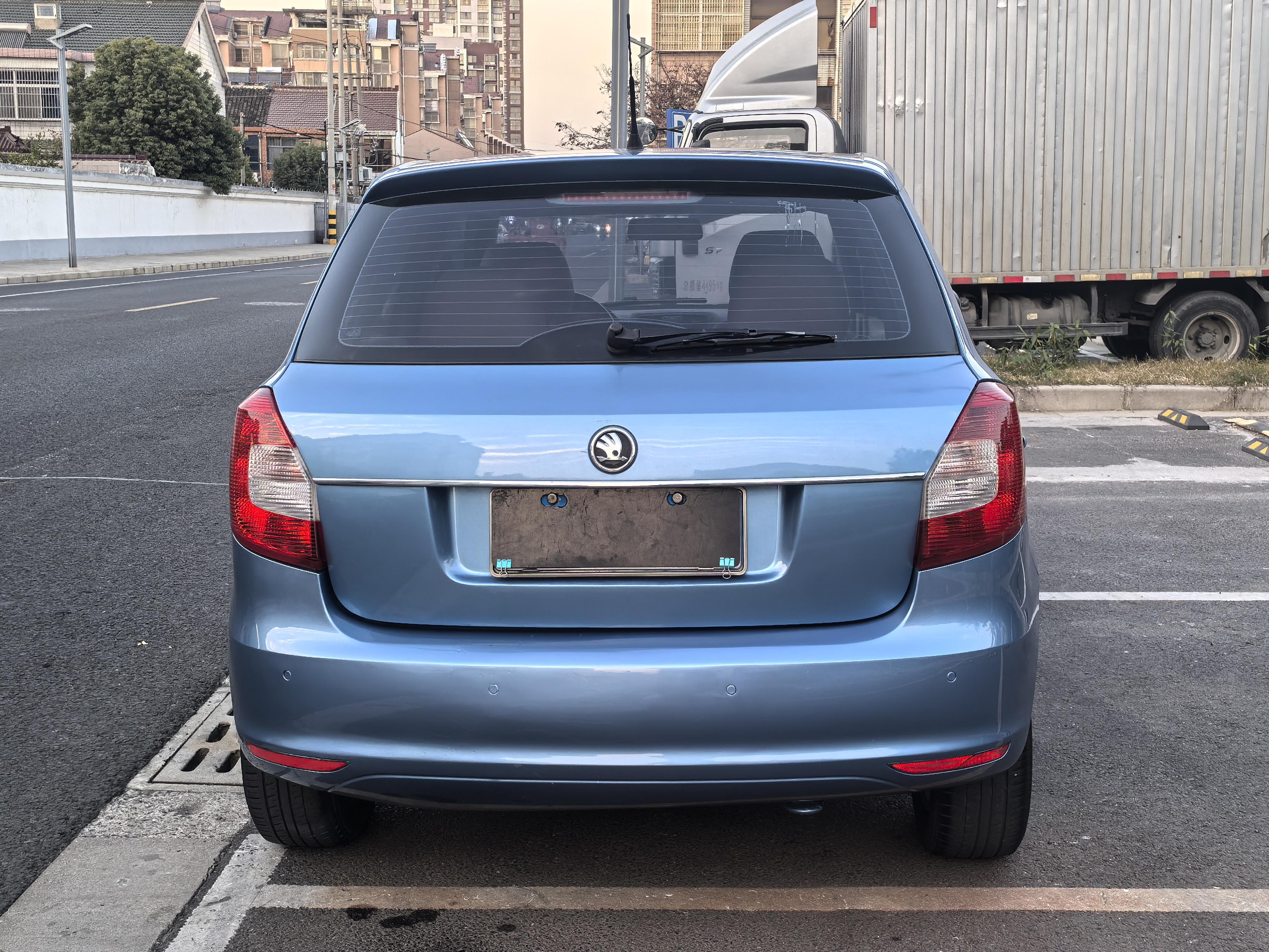 Skoda Gienia 2014 thumb 4