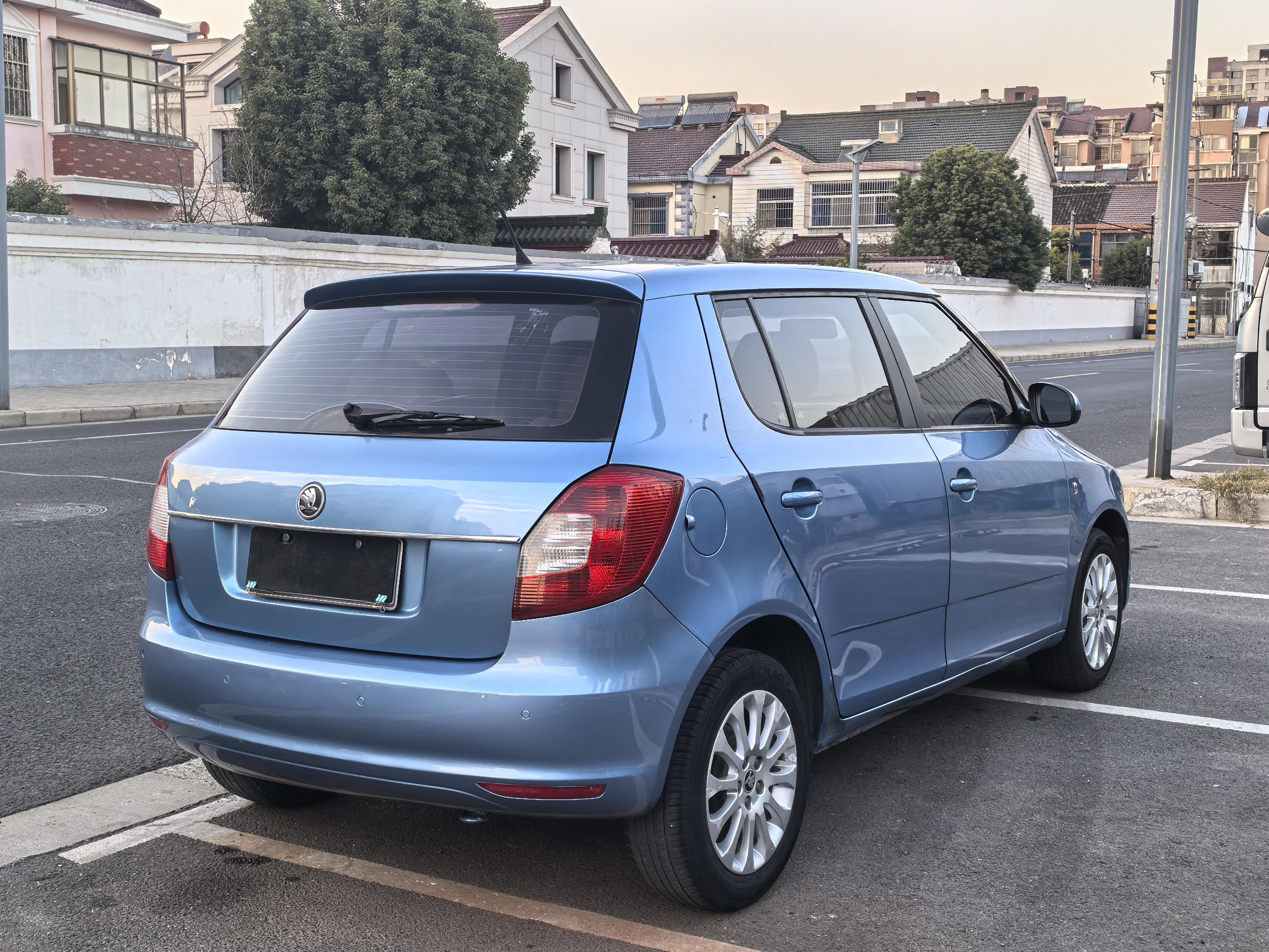 Skoda Gienia 2014 thumb 5