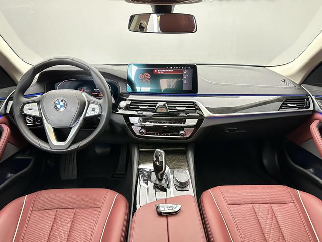 BMW 5 серии 2022 thumb 2