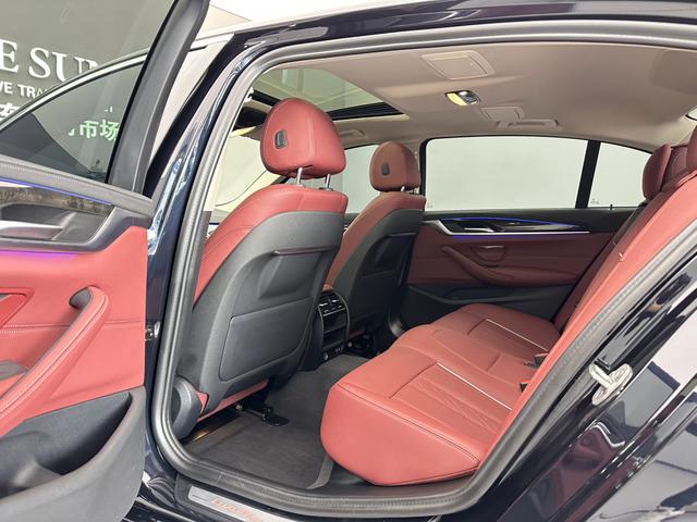 BMW 5 серии 2022 thumb 3