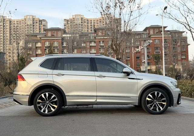 Volkswagen Tiguan 2021 thumb 7