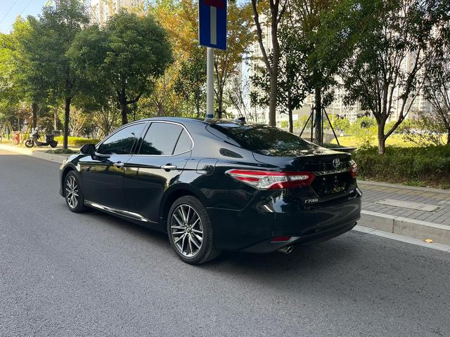 Toyota Camry 2022 thumb 2