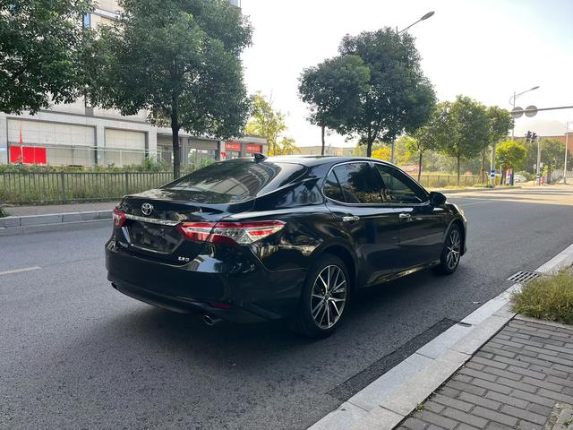 Toyota Camry 2022 thumb 3