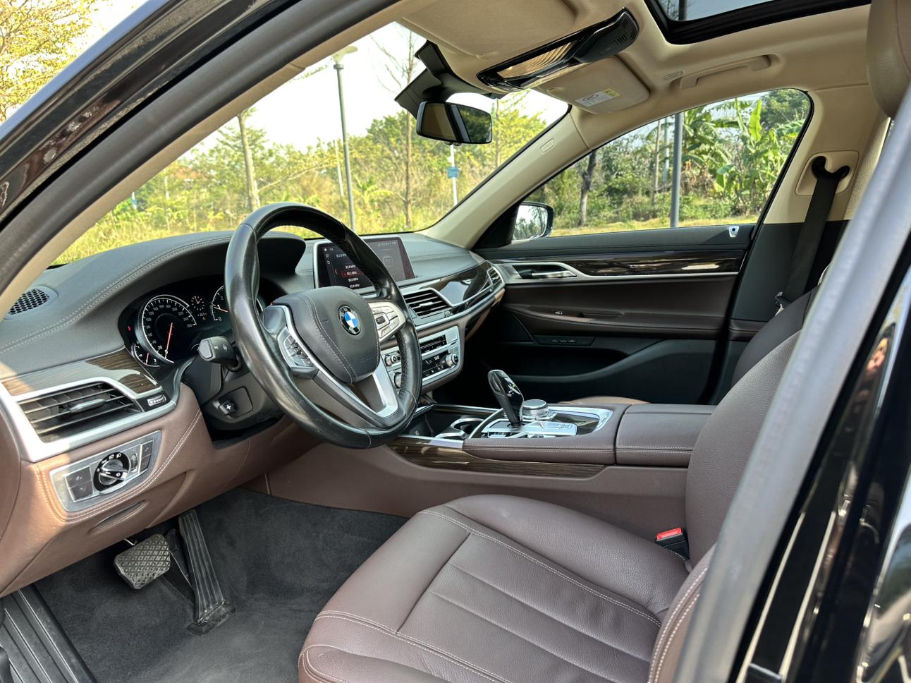 BMW 7 серии 2019 thumb 11