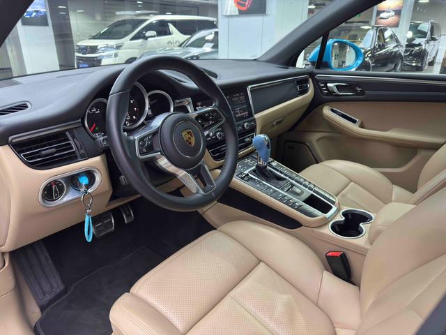 Porsche Macan 2021 thumb 2