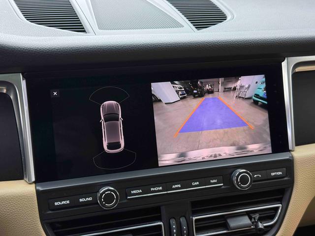 Porsche Macan 2021 thumb 5