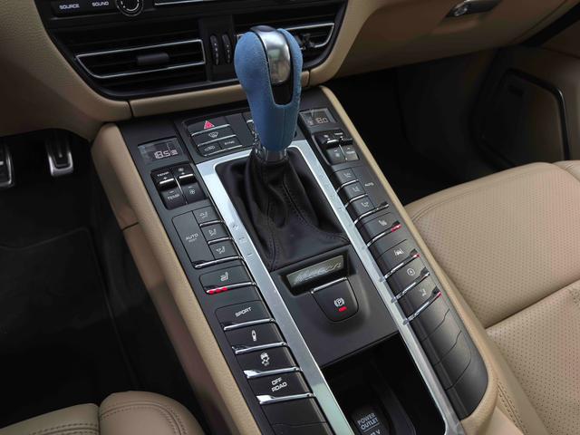 Porsche Macan 2021 thumb 6