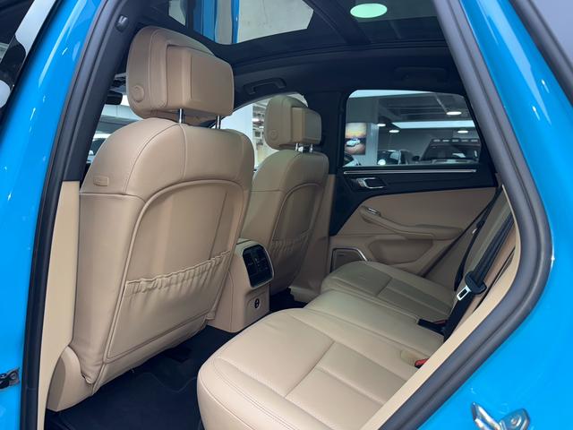 Porsche Macan 2021 thumb 10