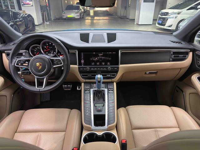 Porsche Macan 2021 thumb 11
