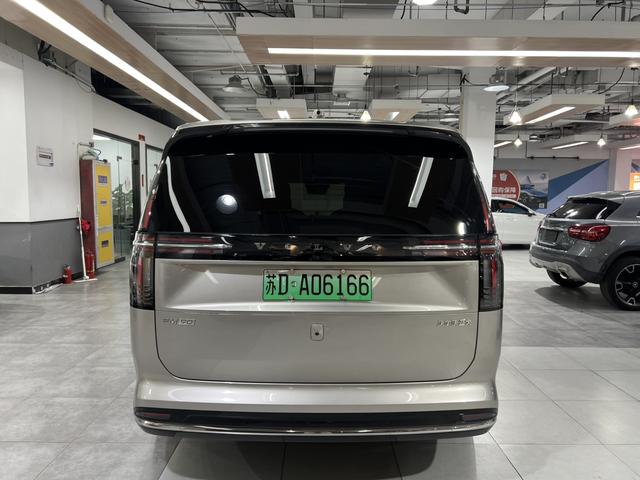 Volvo EM90 2025 thumb 2