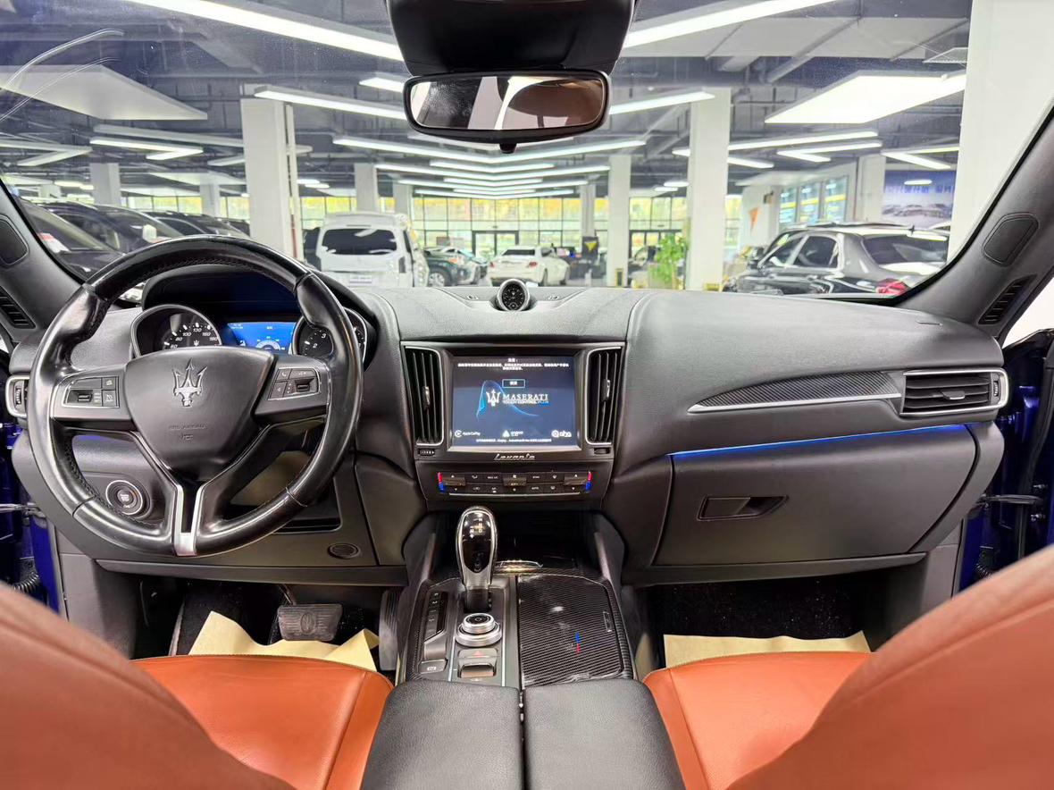 Maserati Levante 2018 thumb 10