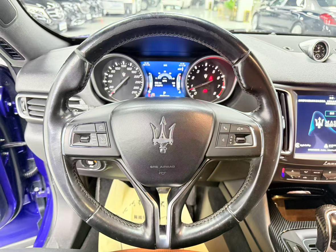 Maserati Levante 2018 thumb 11