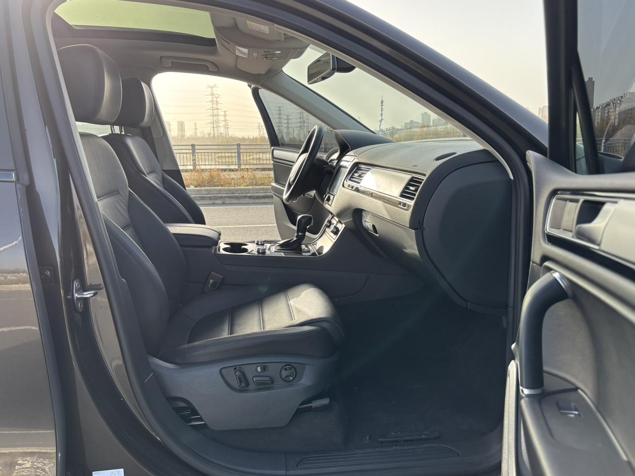 Volkswagen Touareg 2016 thumb 9