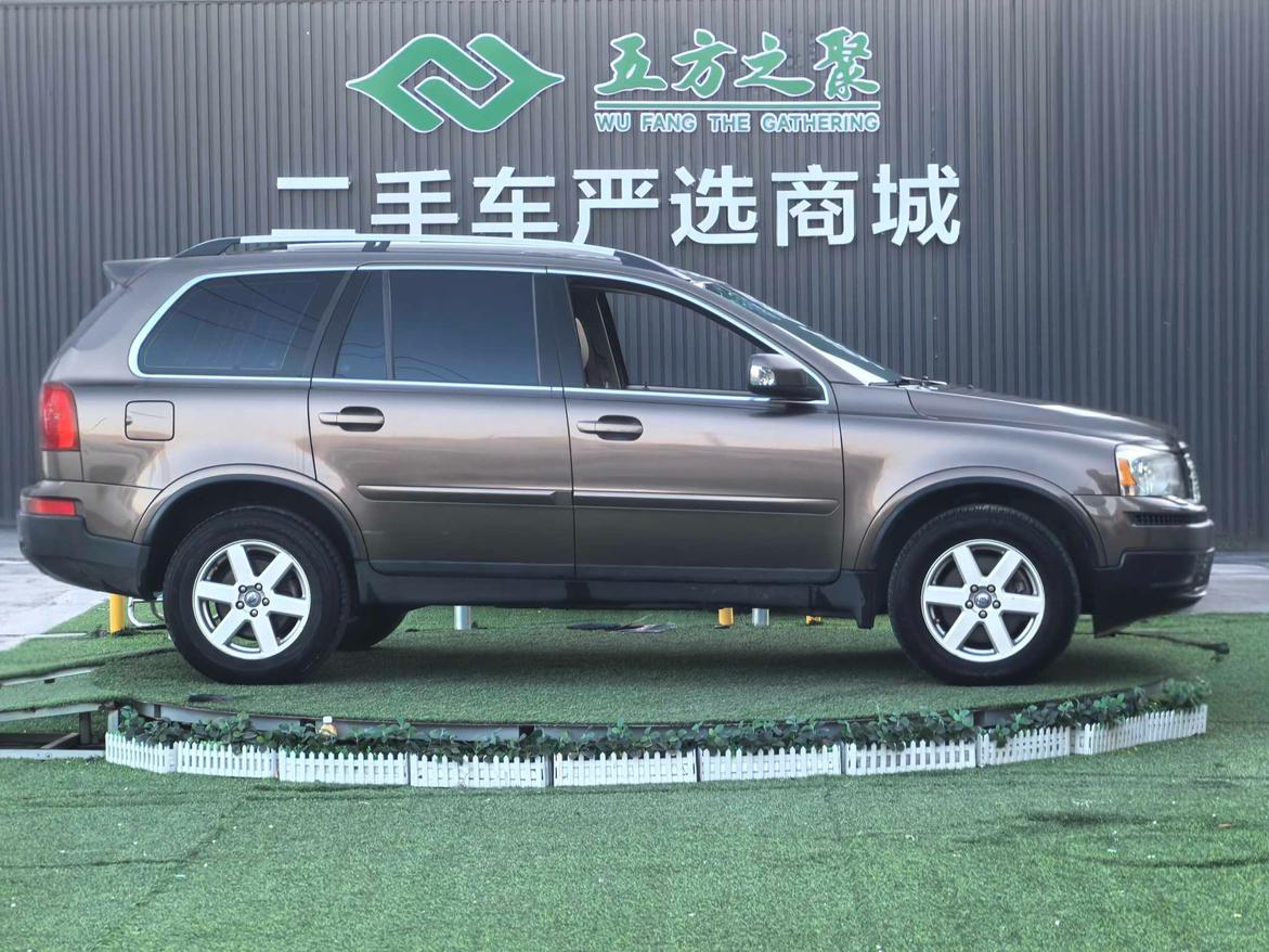Volvo XC90 2012 thumb 6