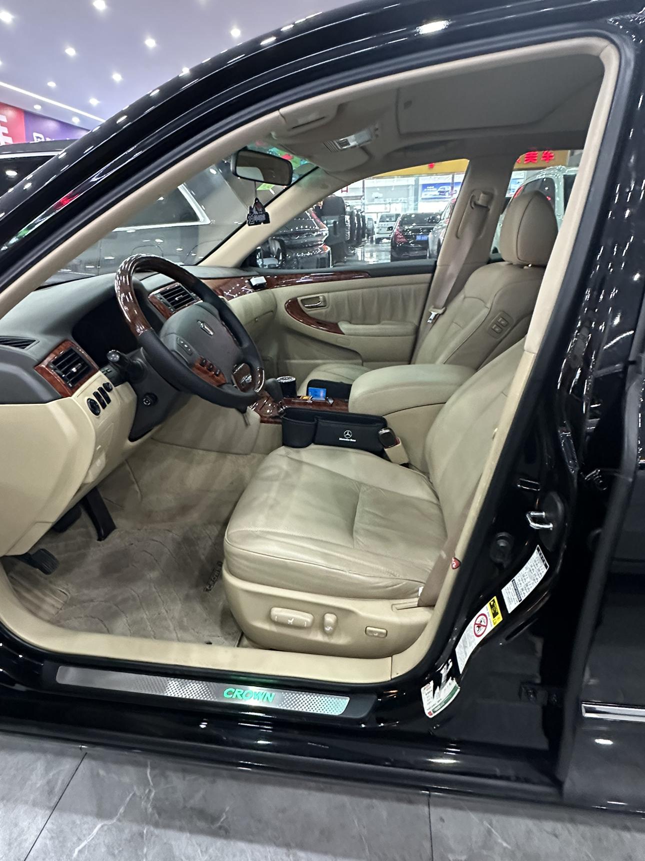 Toyota Crown 2009 thumb 6