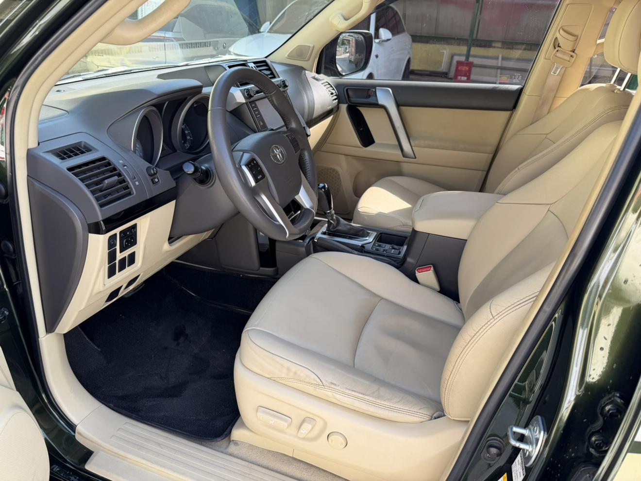 Toyota Land Cruiser Prado 2014 thumb 6
