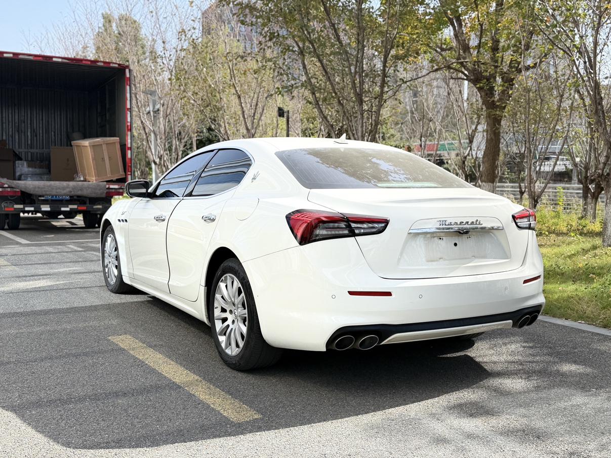 Maserati Ghibli 2022 thumb 2