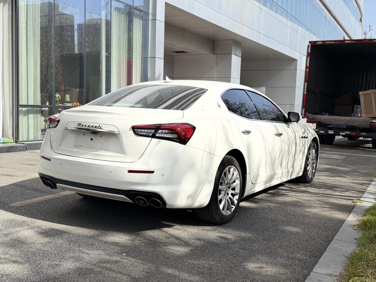 Maserati Ghibli 2022 thumb 4
